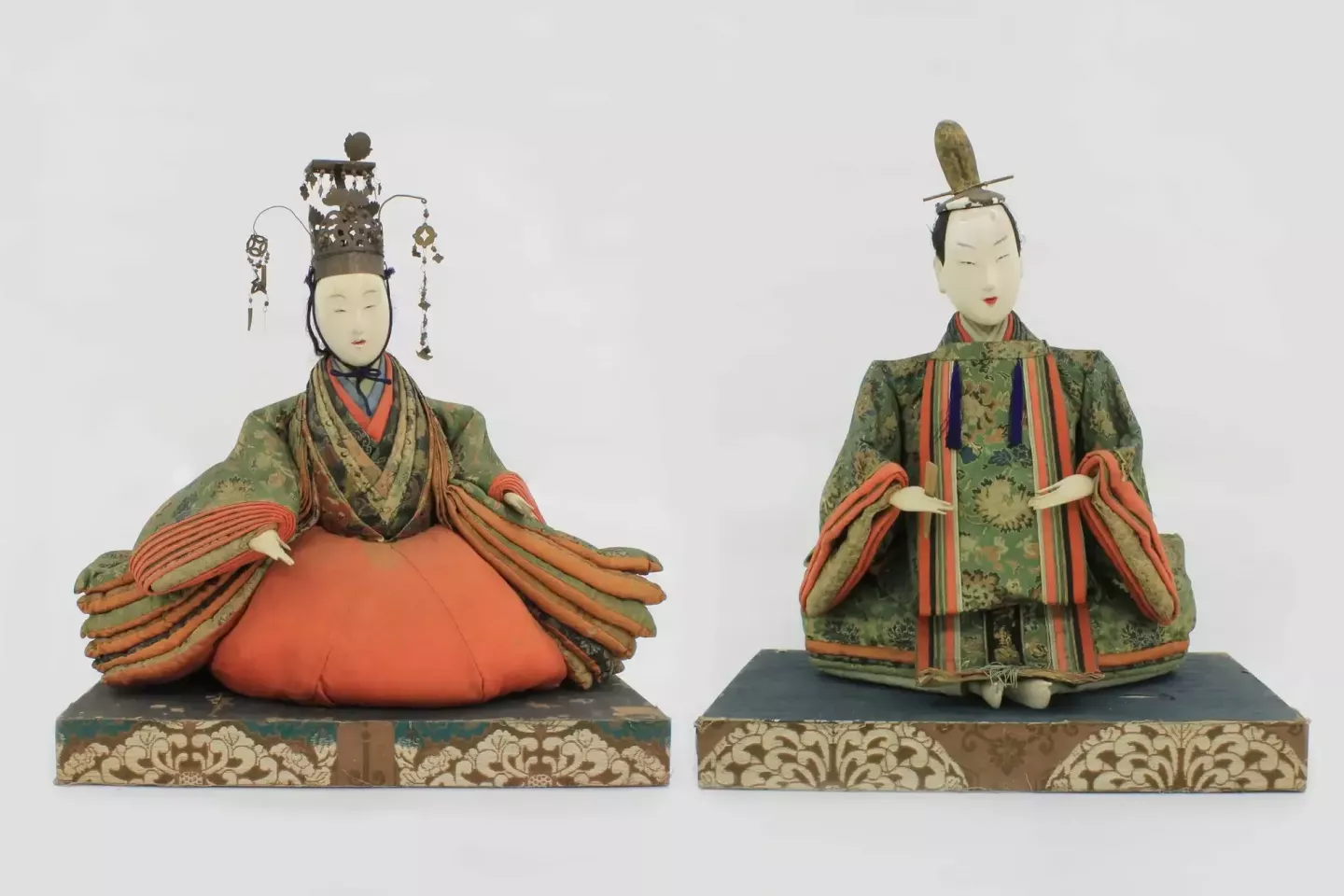 Dolls That Color the Seasons